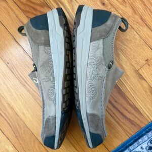 Olukai Kama Hele Tan Suede Men's Comfort Slip-On Loafers Size 9.5